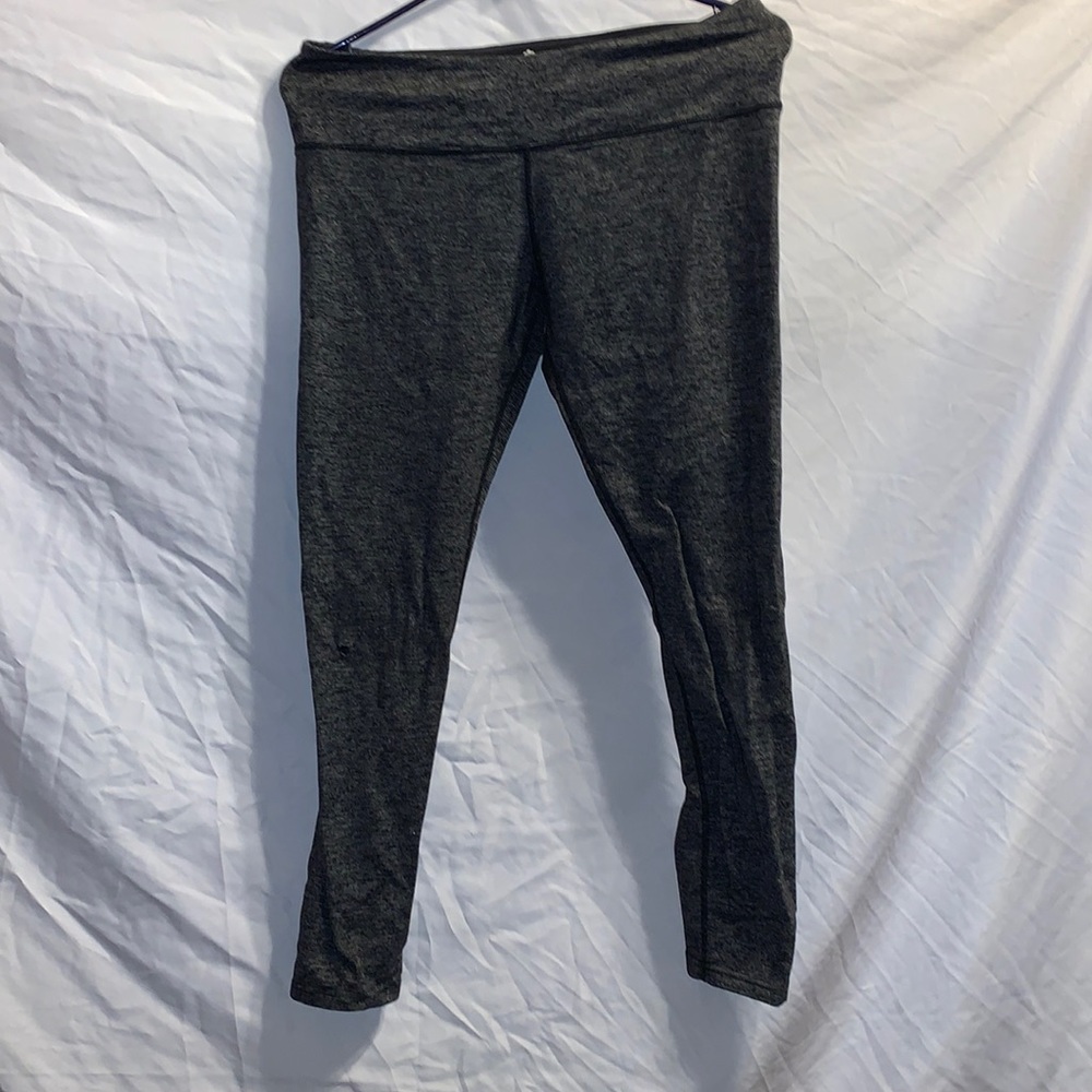 grey athletic leggings